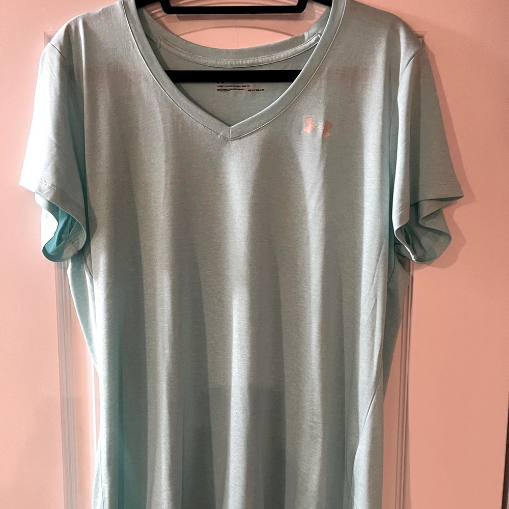 Under Armour top